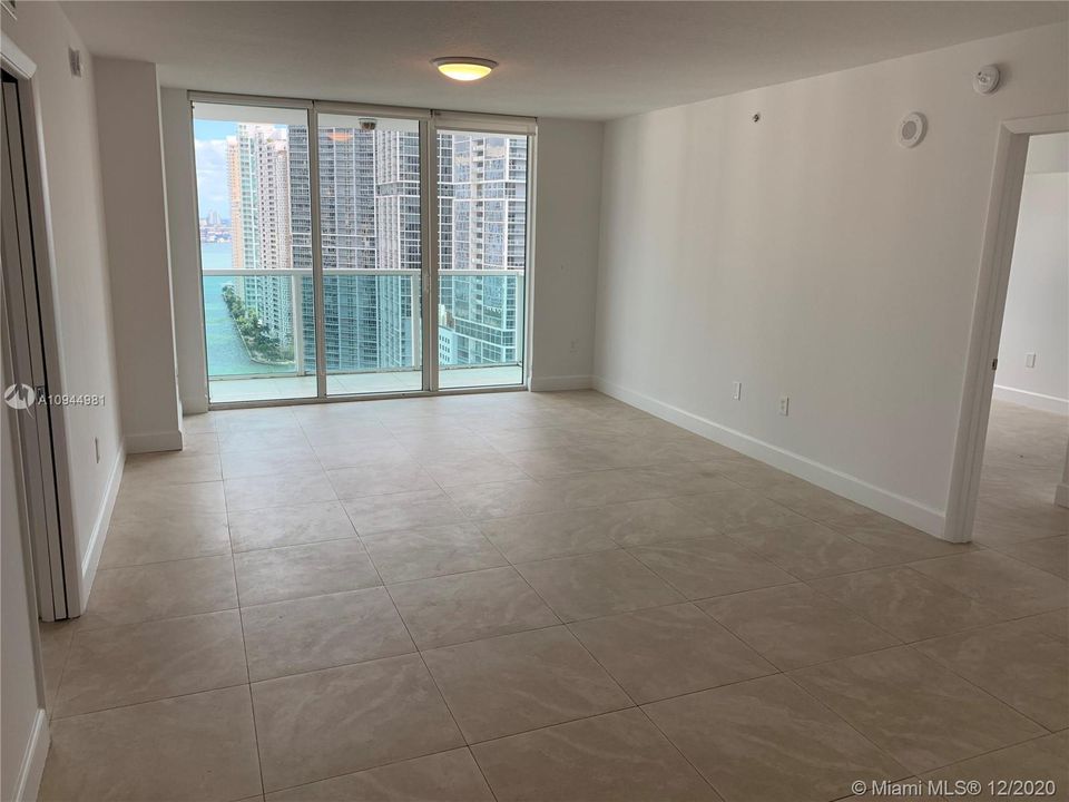 Recently Rented: $2,700 (2 beds, 2 baths, 1051 Square Feet)