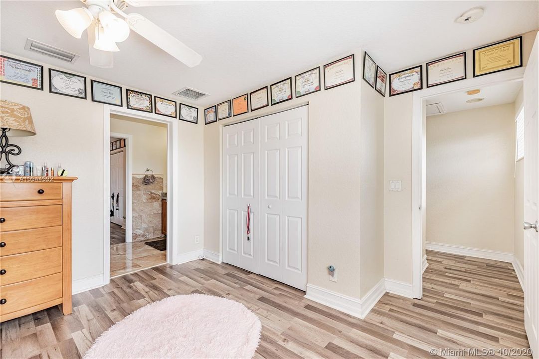 Guest bedroom 2