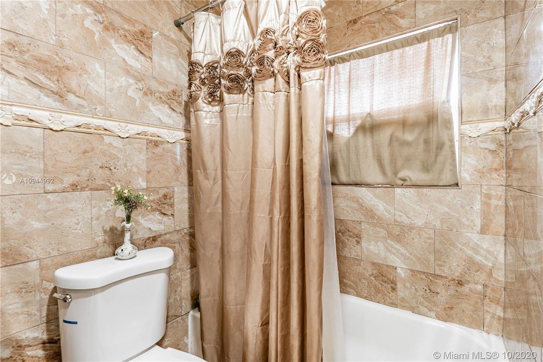 Shared guest bathroom