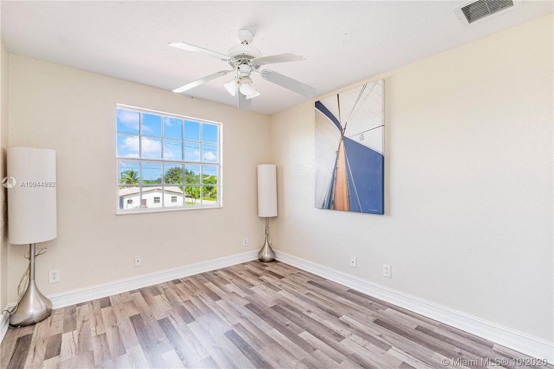 Guest bedroom 4
