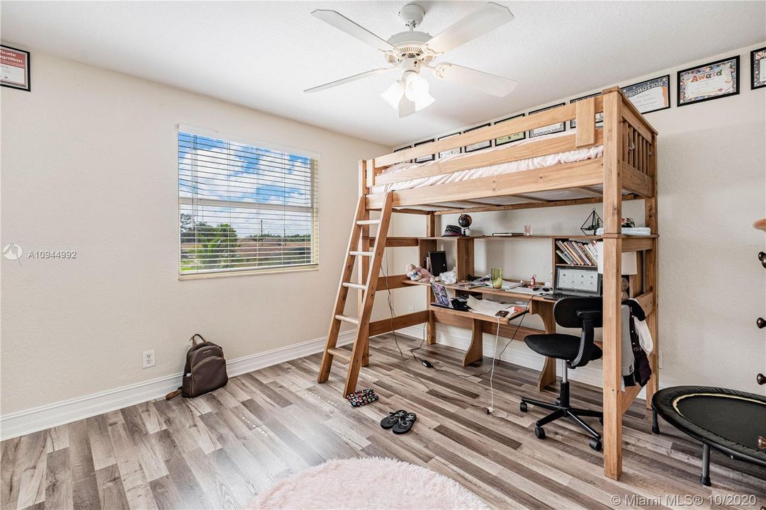 Guest bedroom 2