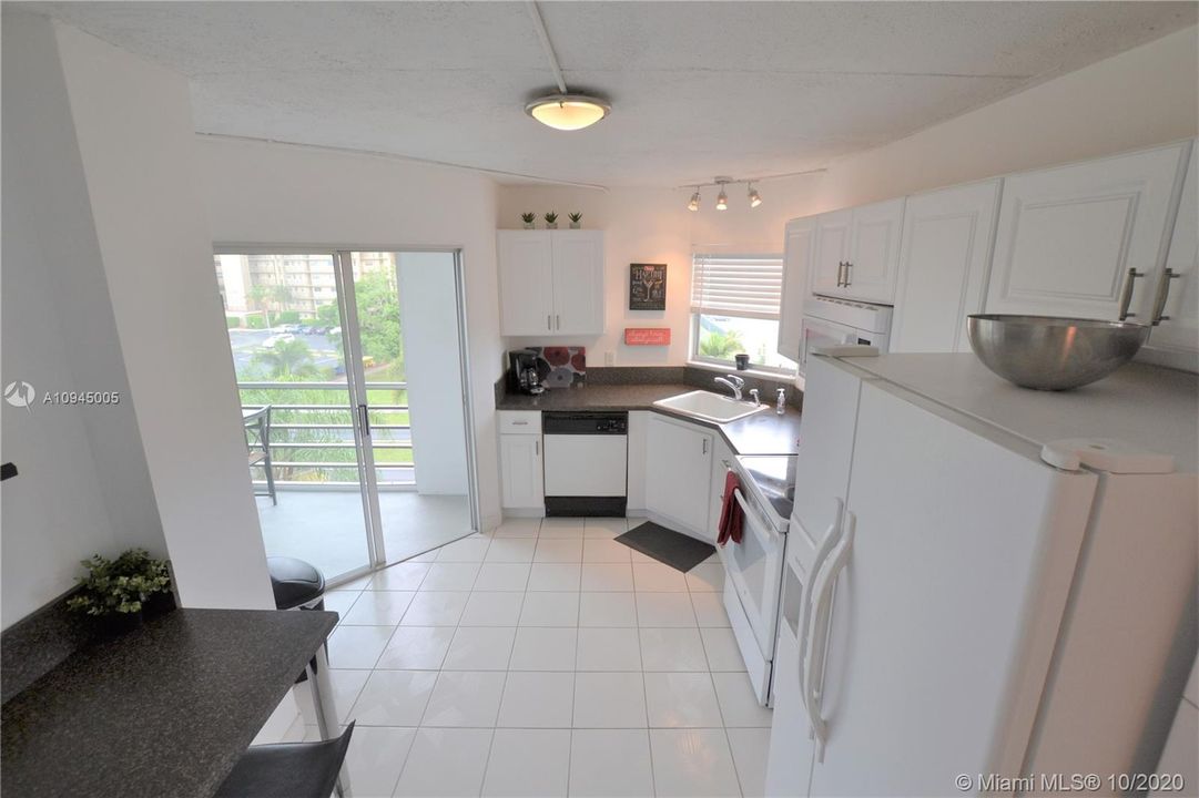 Recently Sold: $119,000 (2 beds, 2 baths, 1130 Square Feet)