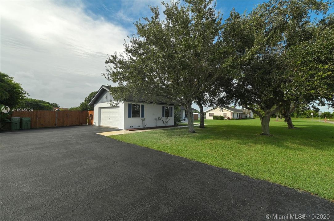 Vendido Recientemente: $489,900 (4 camas, 2 baños, 2246 Pies cuadrados)