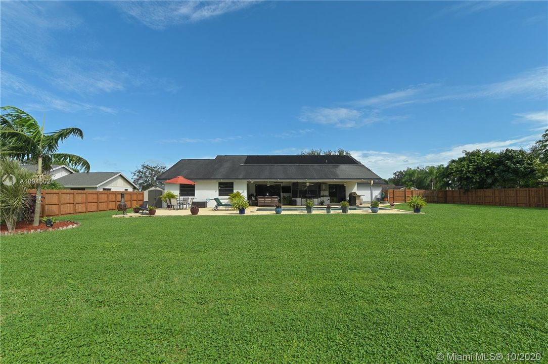 Vendido Recientemente: $489,900 (4 camas, 2 baños, 2246 Pies cuadrados)