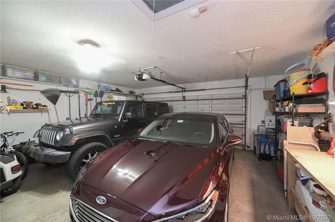Vendido Recientemente: $489,900 (4 camas, 2 baños, 2246 Pies cuadrados)