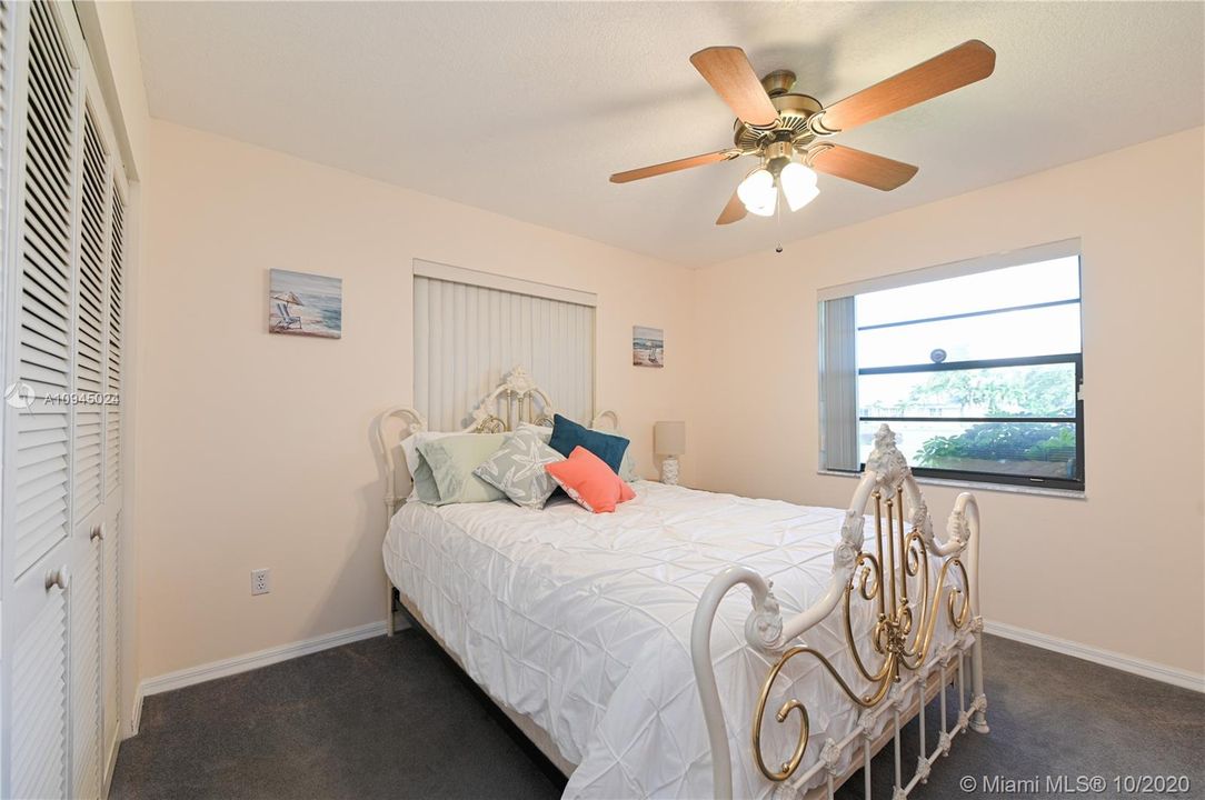 Vendido Recientemente: $489,900 (4 camas, 2 baños, 2246 Pies cuadrados)