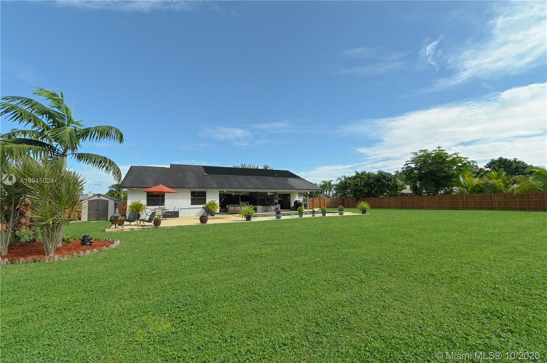 Vendido Recientemente: $489,900 (4 camas, 2 baños, 2246 Pies cuadrados)