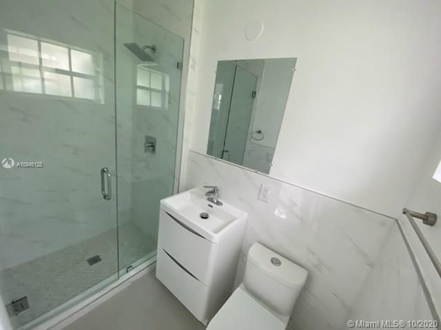 Recientemente alquilado: $4,900 (2 camas, 2 baños, 1814 Pies cuadrados)