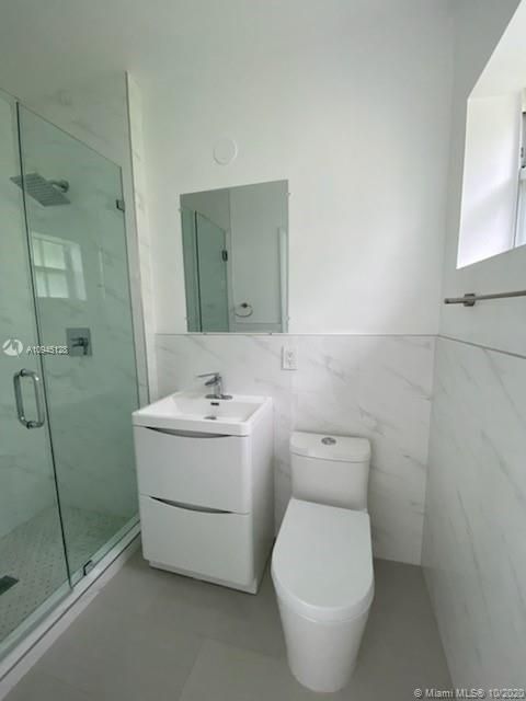 Recientemente alquilado: $4,900 (2 camas, 2 baños, 1814 Pies cuadrados)