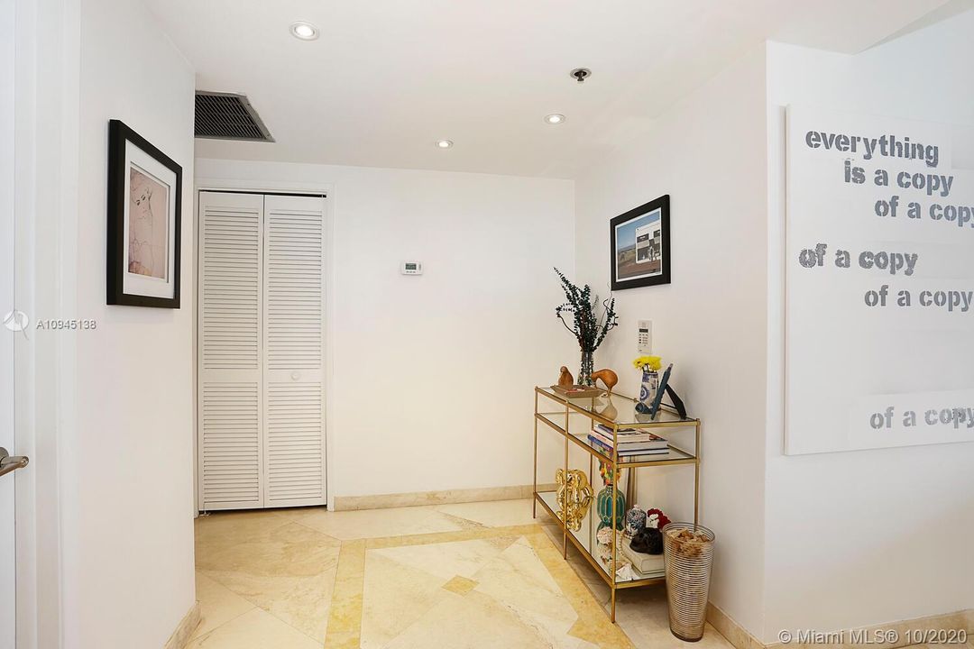 Recently Rented: $2,500 (1 beds, 1 baths, 1042 Square Feet)