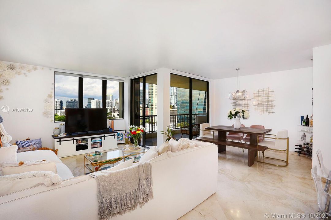 Recently Rented: $2,500 (1 beds, 1 baths, 1042 Square Feet)