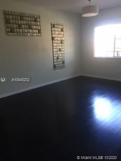 Recientemente alquilado: $2,300 (3 camas, 2 baños, 1980 Pies cuadrados)