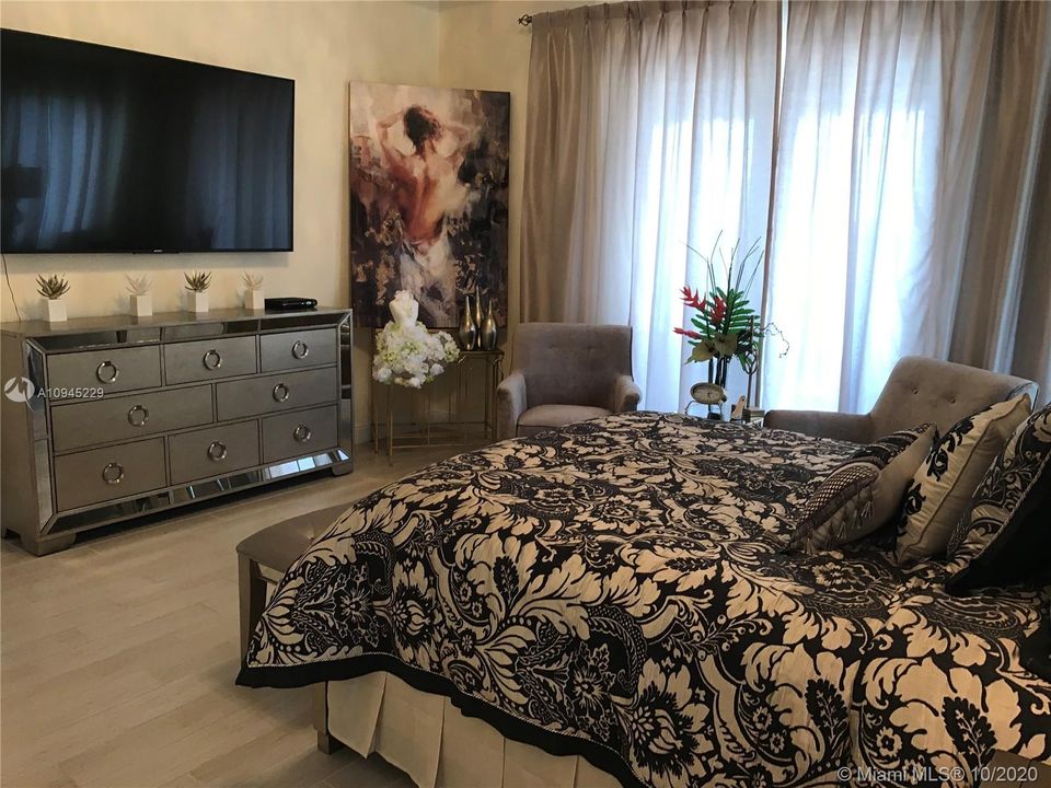 Vendido Recientemente: $999,000 (4 camas, 3 baños, 0 Pies cuadrados)