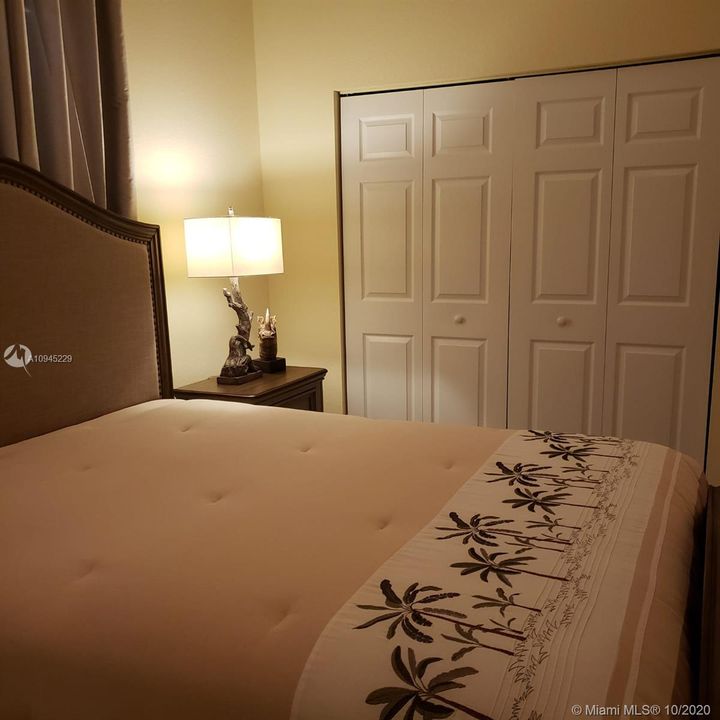 Vendido Recientemente: $999,000 (4 camas, 3 baños, 0 Pies cuadrados)