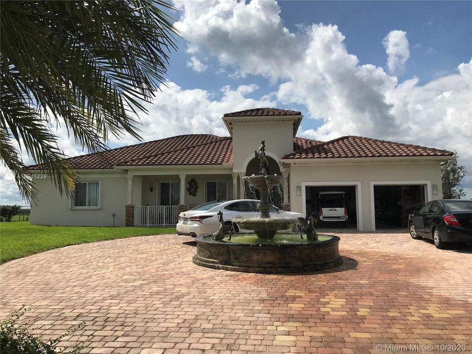 Vendido Recientemente: $999,000 (4 camas, 3 baños, 0 Pies cuadrados)