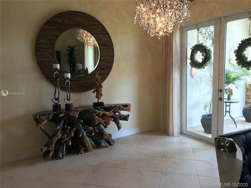 Vendido Recientemente: $999,000 (4 camas, 3 baños, 0 Pies cuadrados)