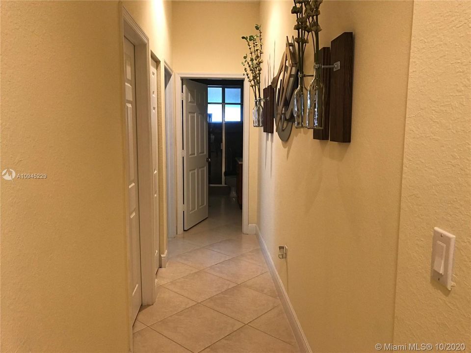 Vendido Recientemente: $999,000 (4 camas, 3 baños, 0 Pies cuadrados)