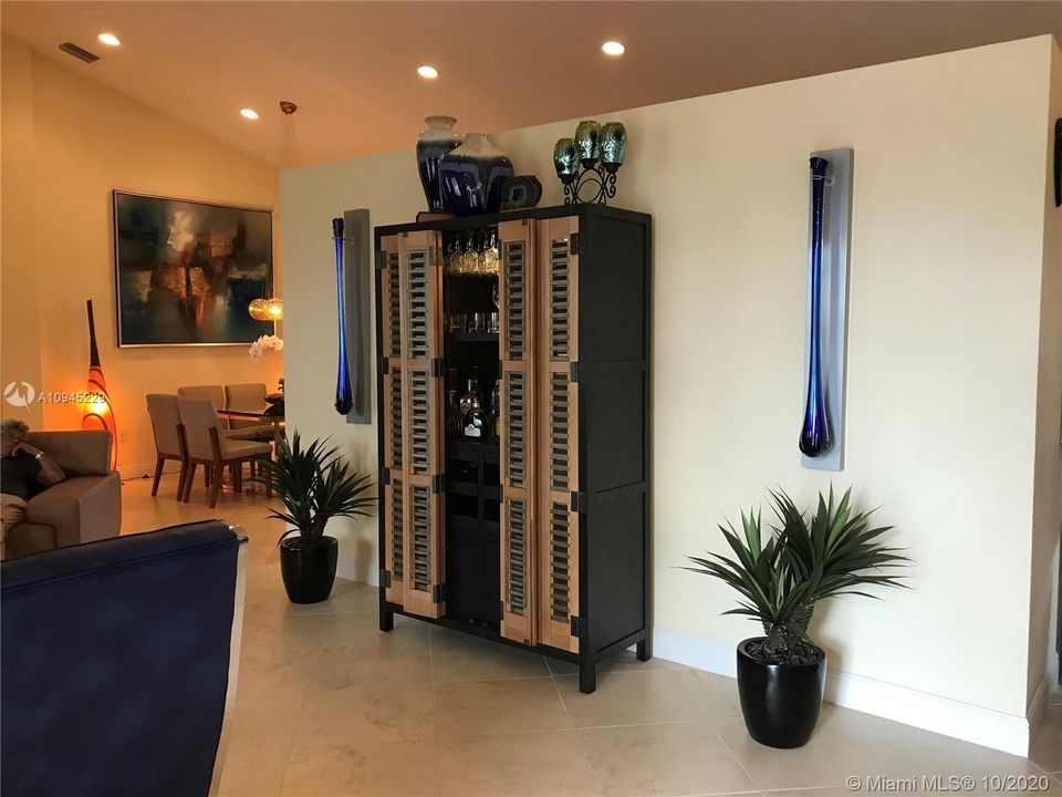 Vendido Recientemente: $999,000 (4 camas, 3 baños, 0 Pies cuadrados)