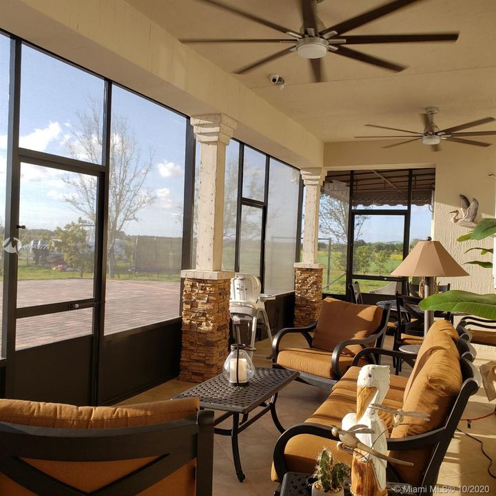 Vendido Recientemente: $999,000 (4 camas, 3 baños, 0 Pies cuadrados)