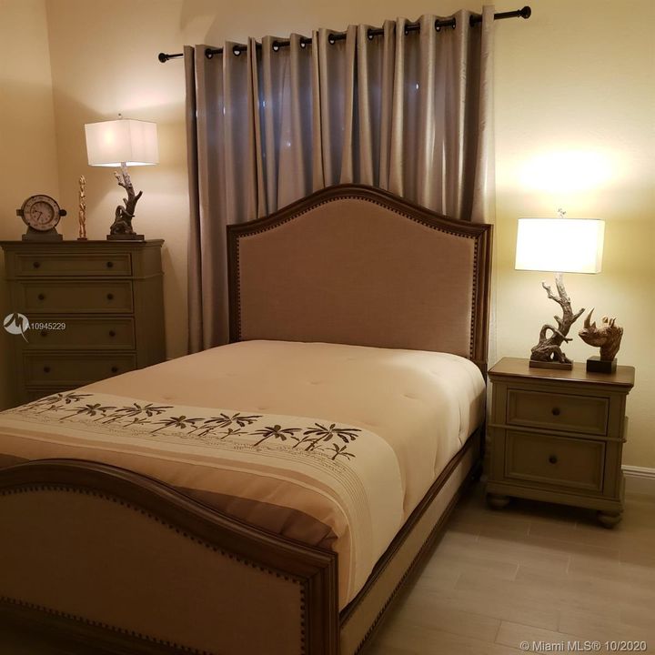 Vendido Recientemente: $999,000 (4 camas, 3 baños, 0 Pies cuadrados)