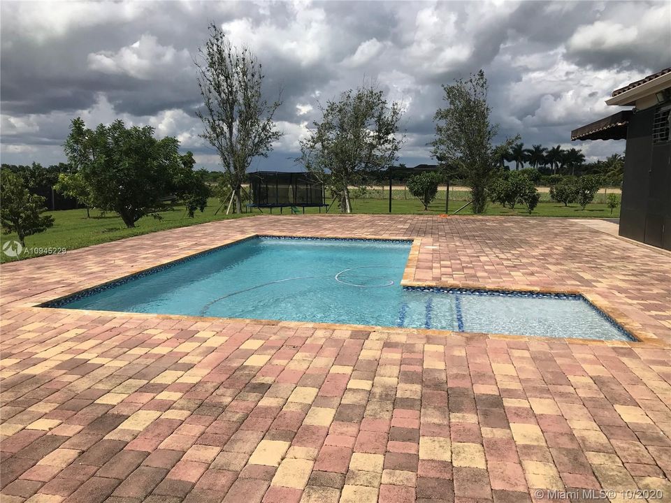 Vendido Recientemente: $999,000 (4 camas, 3 baños, 0 Pies cuadrados)