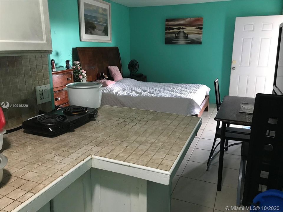 Vendido Recientemente: $999,000 (4 camas, 3 baños, 0 Pies cuadrados)