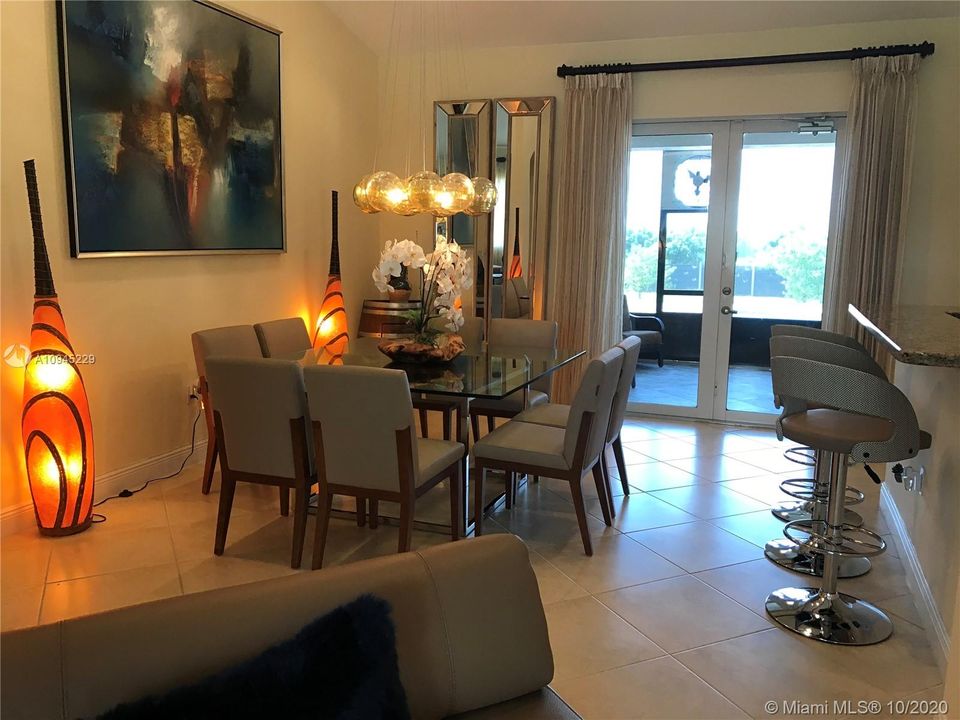 Vendido Recientemente: $999,000 (4 camas, 3 baños, 0 Pies cuadrados)