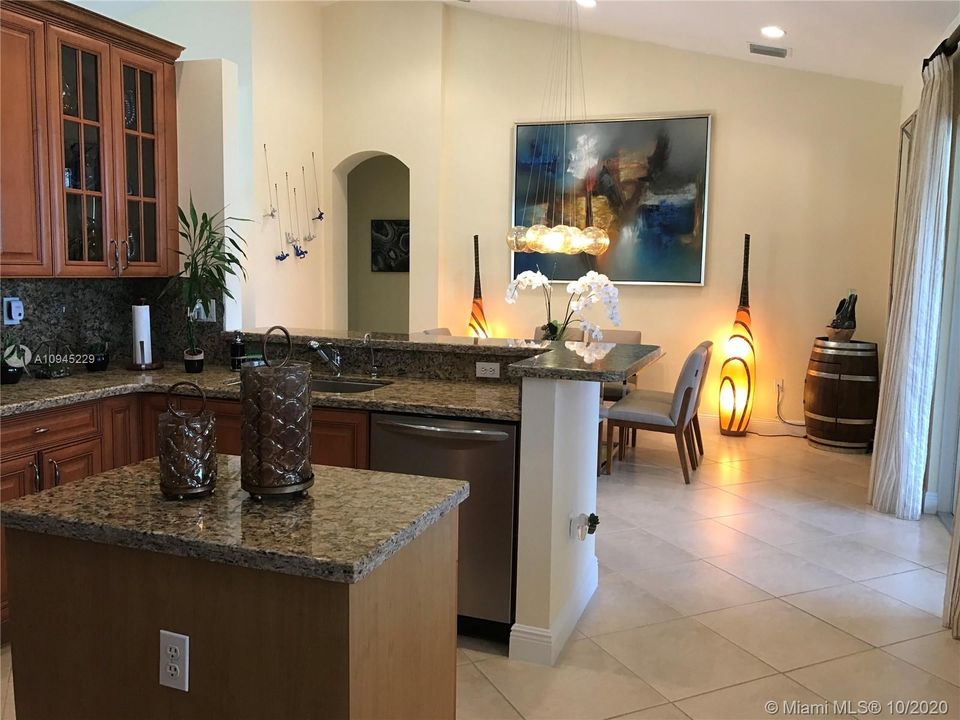 Vendido Recientemente: $999,000 (4 camas, 3 baños, 0 Pies cuadrados)