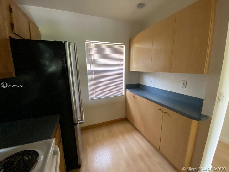 Недавно продано: $195,000 (3 спален, 2 ванн, 1144 Квадратных фут)
