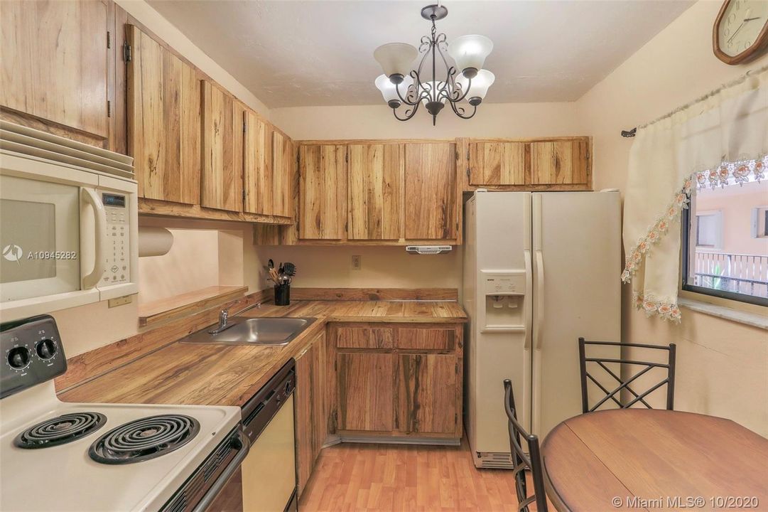 Недавно продано: $139,000 (1 спален, 1 ванн, 705 Квадратных фут)