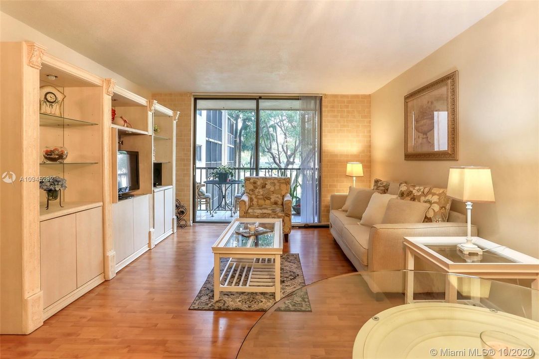 Недавно продано: $139,000 (1 спален, 1 ванн, 705 Квадратных фут)