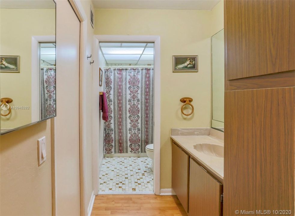 Недавно продано: $139,000 (1 спален, 1 ванн, 705 Квадратных фут)