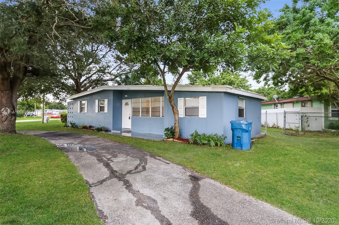 Recently Rented: $1,885 (3 beds, 2 baths, 1177 Square Feet)