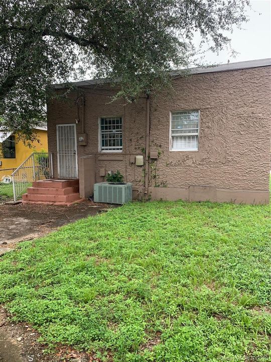 Recently Sold: $120,000 (2 beds, 1 baths, 980 Square Feet)