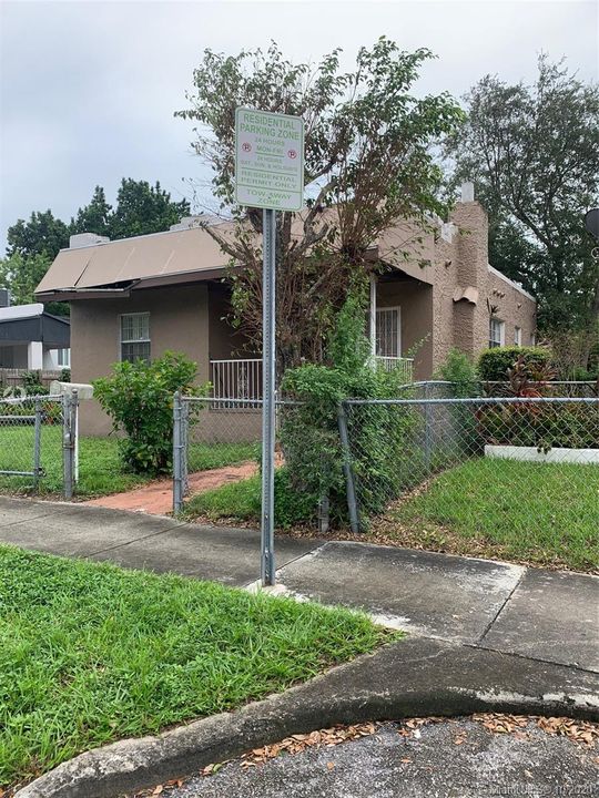 Recently Sold: $120,000 (2 beds, 1 baths, 980 Square Feet)