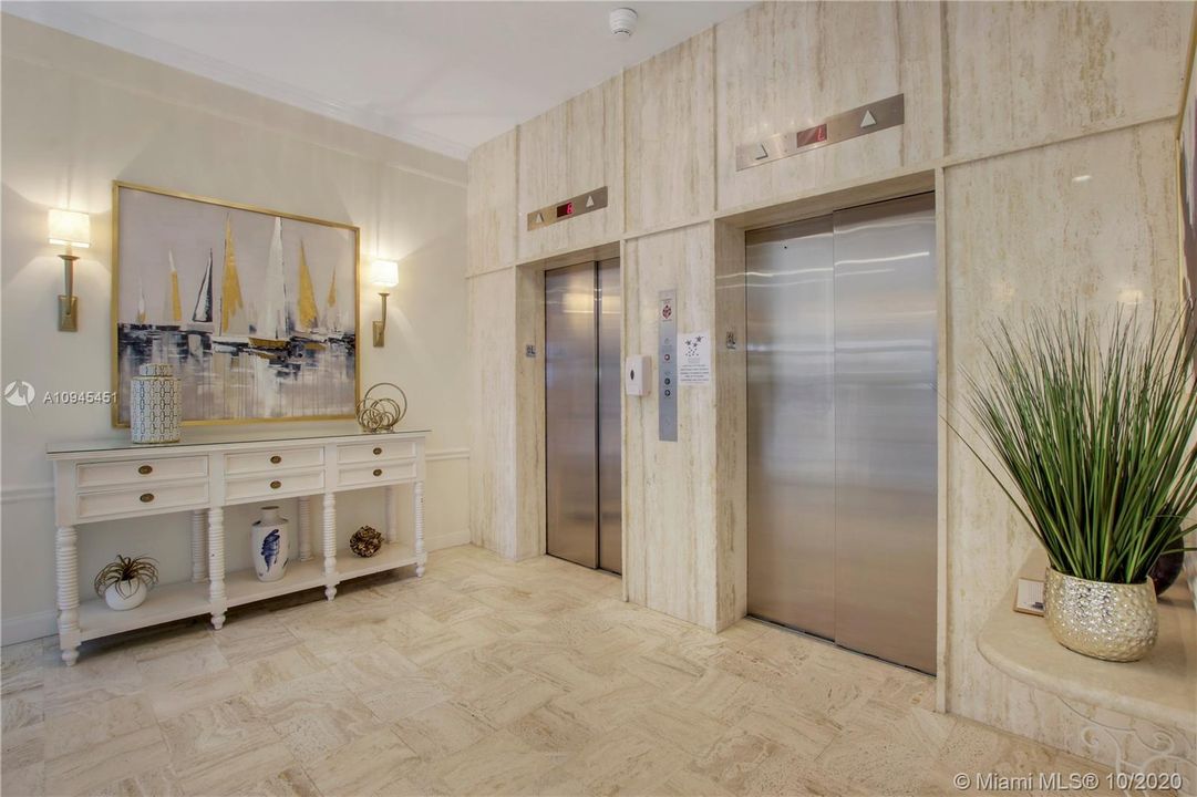 Недавно продано: $1,350,000 (3 спален, 2 ванн, 1800 Квадратных фут)