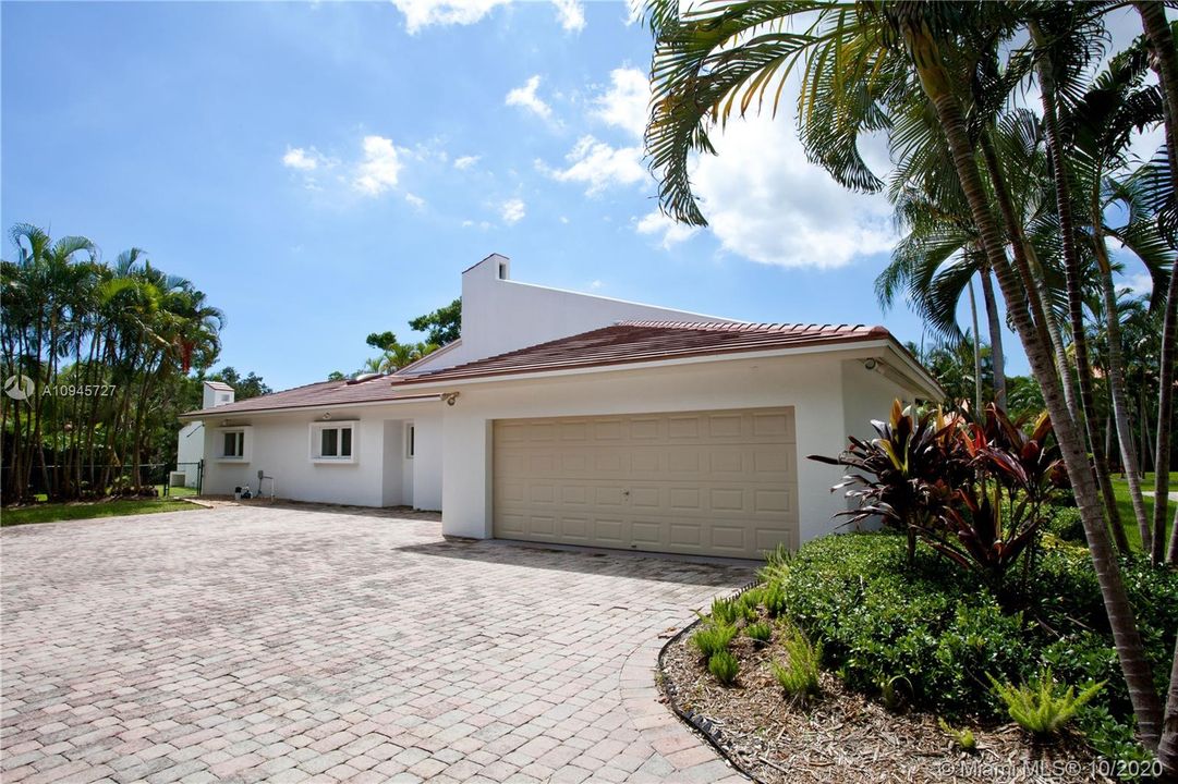 Recently Rented: $12,500 (5 beds, 4 baths, 4083 Square Feet)