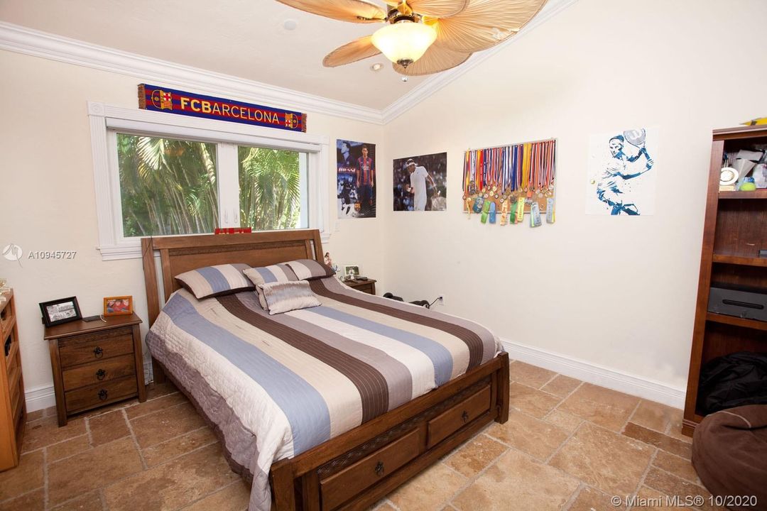 Recently Rented: $12,500 (5 beds, 4 baths, 4083 Square Feet)