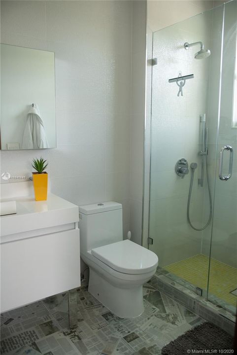 Vendido Recientemente: $1,599,000 (5 camas, 5 baños, 4859 Pies cuadrados)
