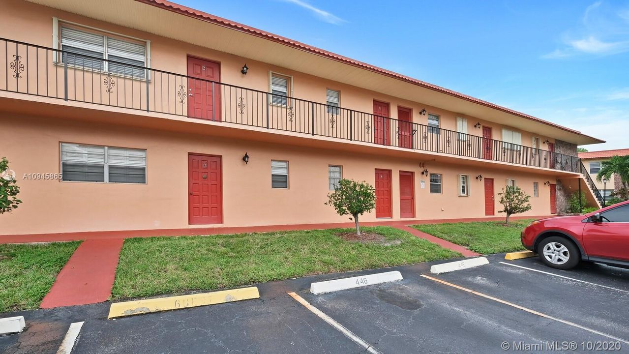 Recently Sold: $69,000 (1 beds, 1 baths, 699 Square Feet)