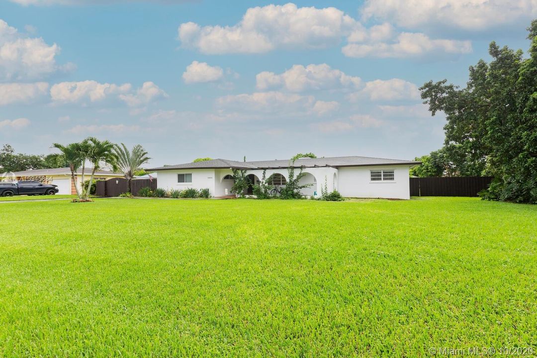 Vendido Recientemente: $455,000 (3 camas, 2 baños, 1968 Pies cuadrados)