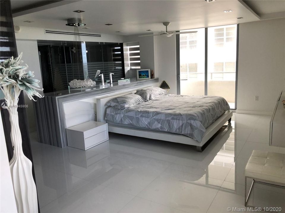 Master Bed/Bath Room