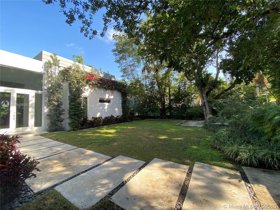 Recently Rented: $18,000 (5 beds, 5 baths, 4603 Square Feet)