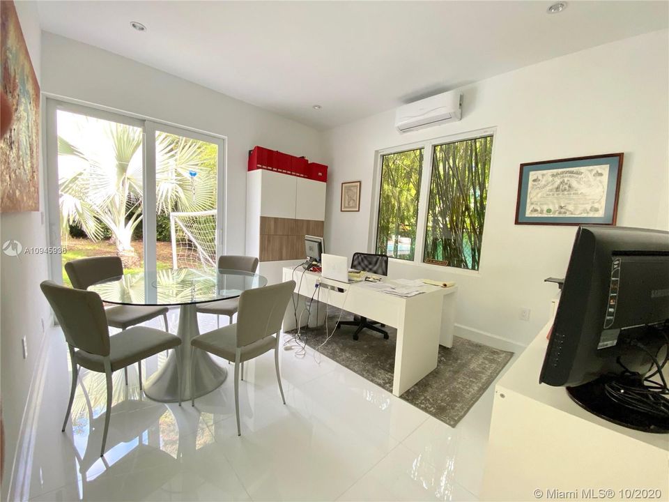 Recently Rented: $18,000 (5 beds, 5 baths, 4603 Square Feet)