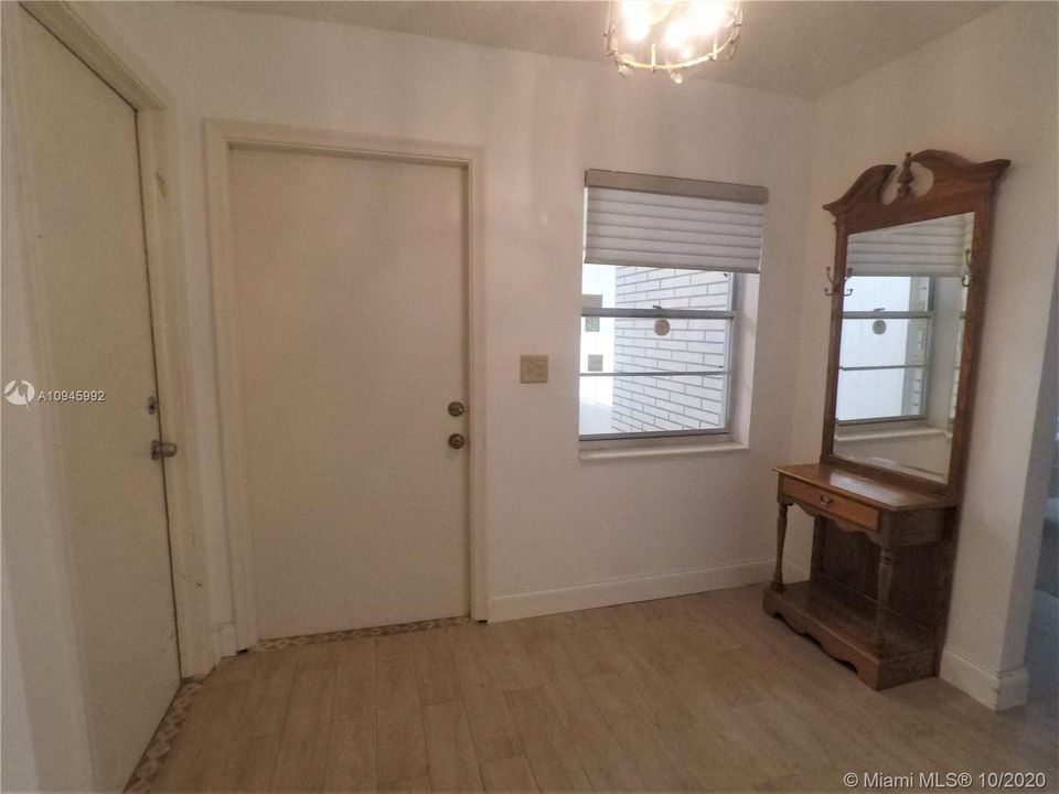 Vendido Recientemente: $235,000 (2 camas, 2 baños, 1527 Pies cuadrados)