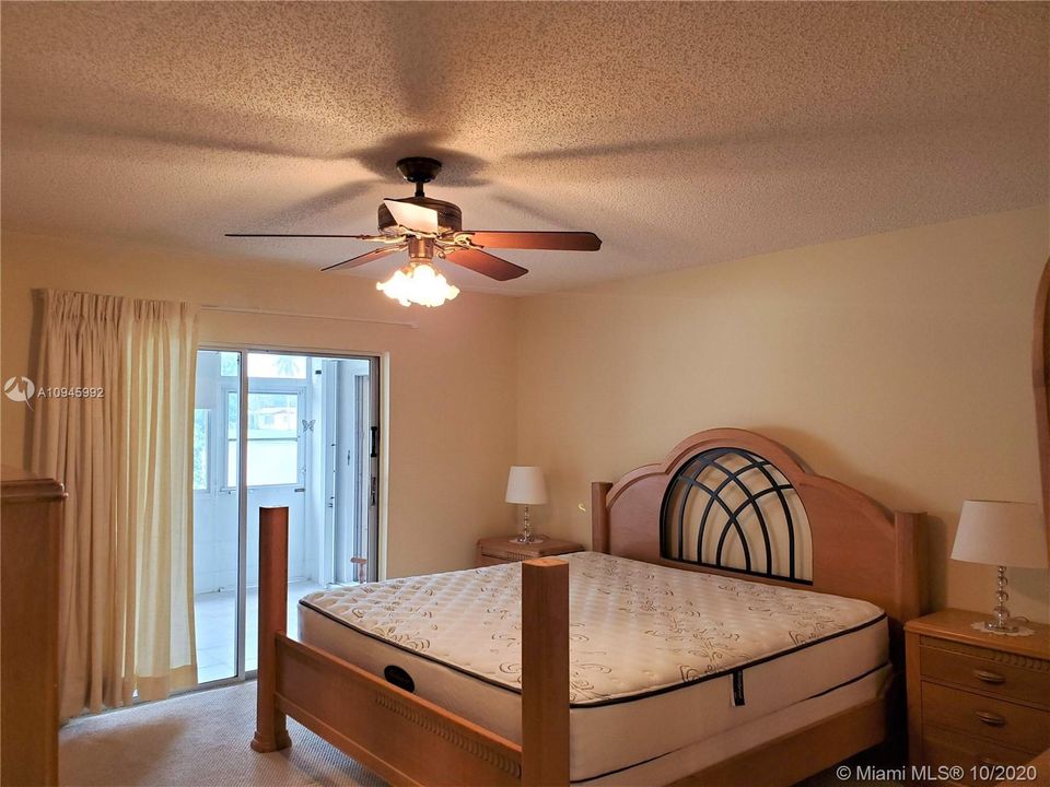 Vendido Recientemente: $235,000 (2 camas, 2 baños, 1527 Pies cuadrados)