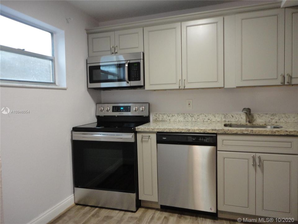 Recently Rented: $1,400 (2 beds, 2 baths, 944 Square Feet)