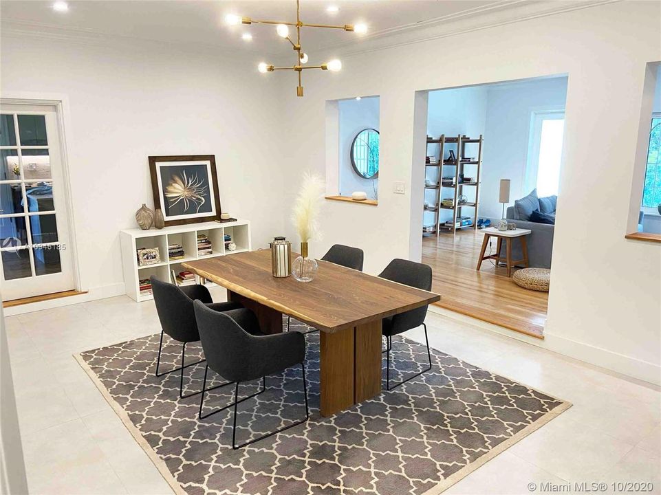 Vendido Recientemente: $950,000 (4 camas, 3 baños, 2654 Pies cuadrados)