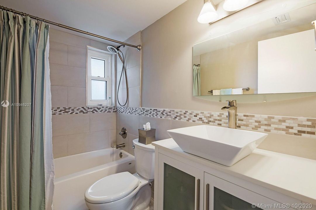 Recently Sold: $269,000 (2 beds, 2 baths, 899 Square Feet)