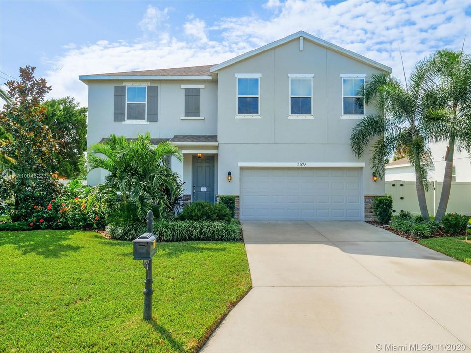 Recently Sold: $789,000 (5 beds, 2 baths, 3230 Square Feet)